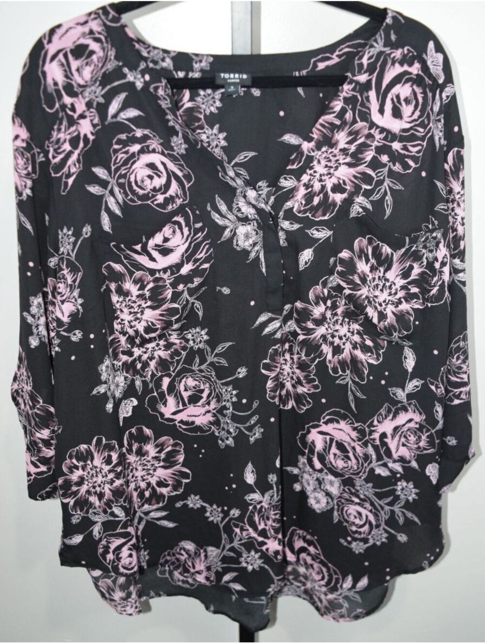 Torrid Harper Women's Size 3 Black Pink Rose Floral Print Popover Blouse Top